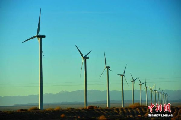 乐发 甘肃酒泉：从“追风逐日”到“全链智造”